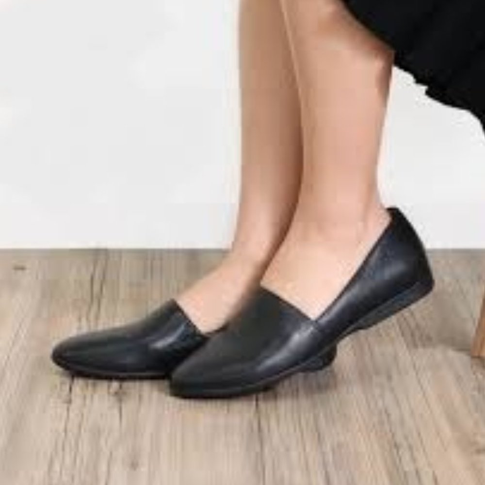 Dansko Larisa Black Milled Nappa Flat